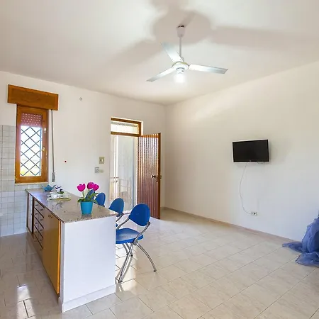 Casa Vacanza Cosimo 7 A Torre Colimena Semesterbostad