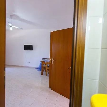 Casa Vacanza Cosimo 7 A Torre Colimena Semesterbostad