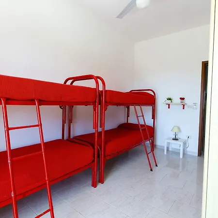 Casa Vacanza Cosimo 7 A Torre Colimena Vakantiehuis *